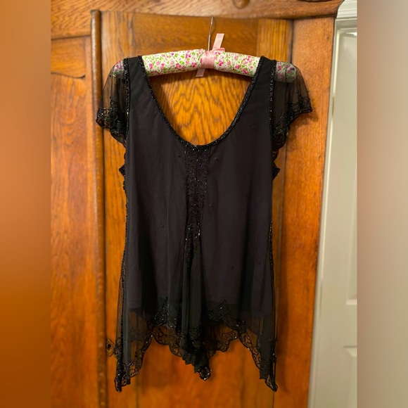 Women’s Unique Black Sheer/Lined Beaded Short Sleeve Top Size Large - Picture 3 of 4